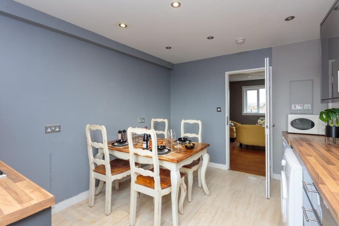 Gorgeous 3-Bed Flat, 15 Minutes To City Centre Edinburgh Eksteriør billede