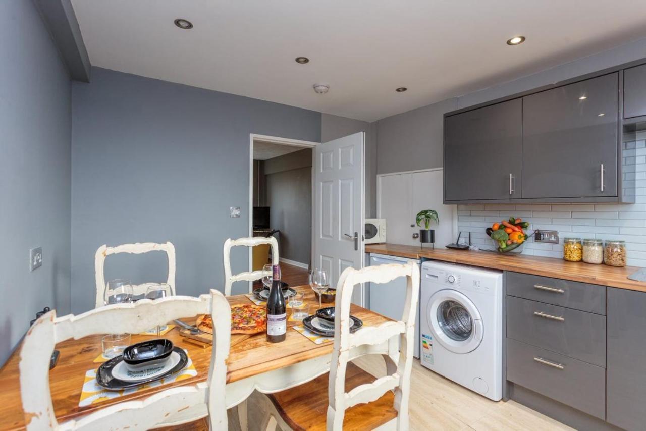 Gorgeous 3-Bed Flat, 15 Minutes To City Centre Edinburgh Eksteriør billede