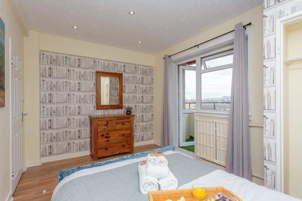 Gorgeous 3-Bed Flat, 15 Minutes To City Centre Edinburgh Eksteriør billede