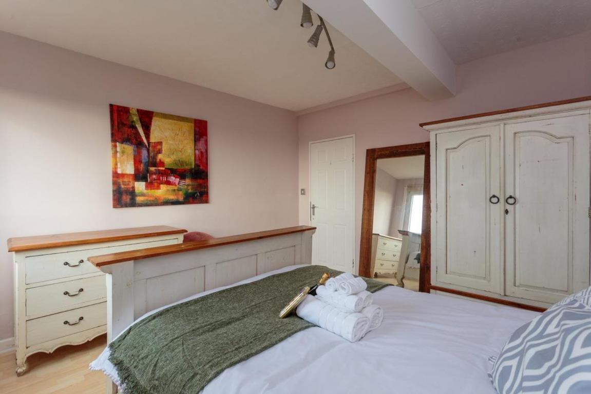 Gorgeous 3-Bed Flat, 15 Minutes To City Centre Edinburgh Eksteriør billede